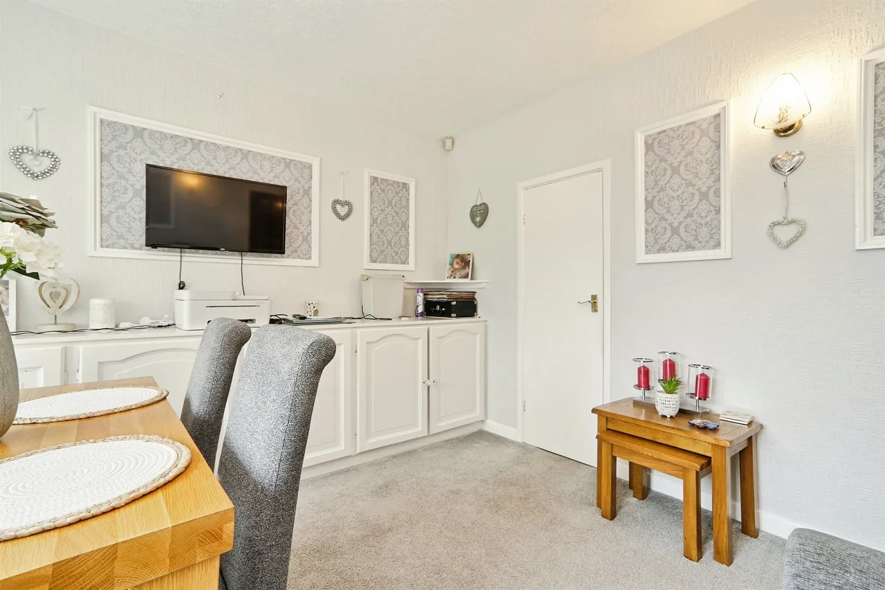 Heaton Close, Bingley, photo 10