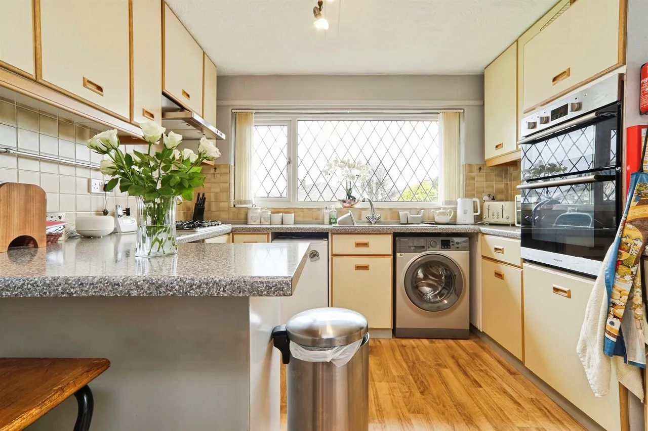 Heaton Close, Bingley, photo 12