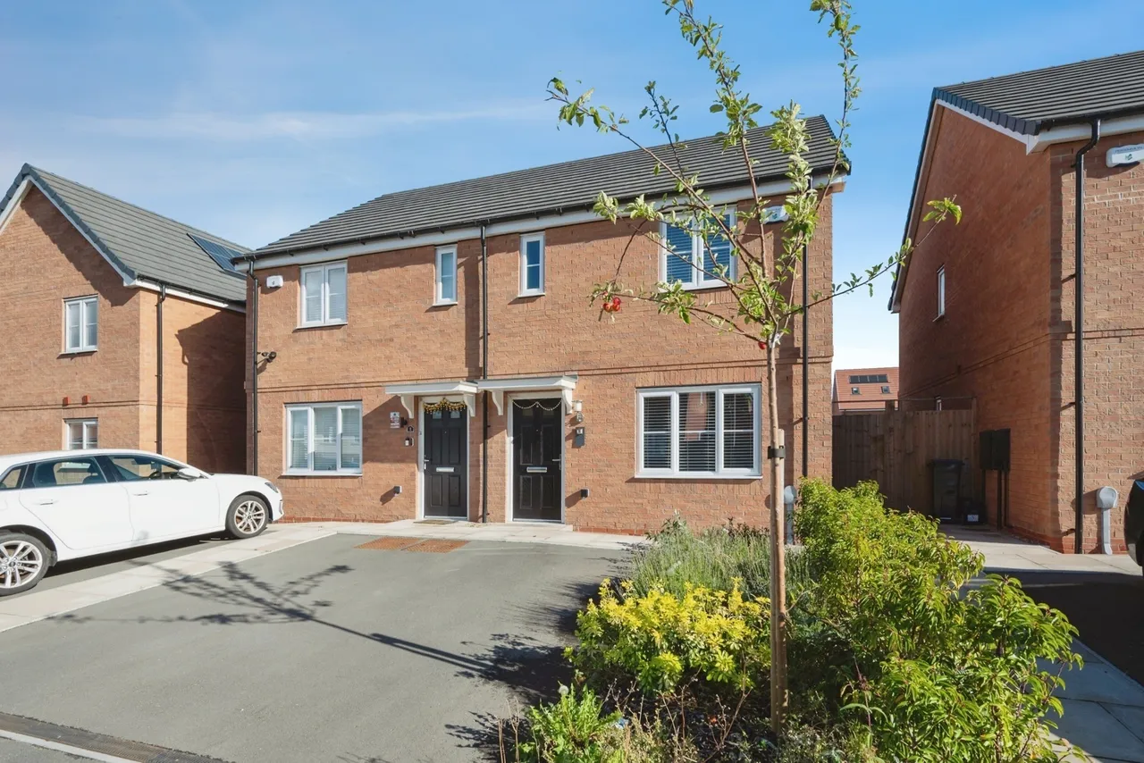 Sundowner Grove, Tipton, DY4, photo 13