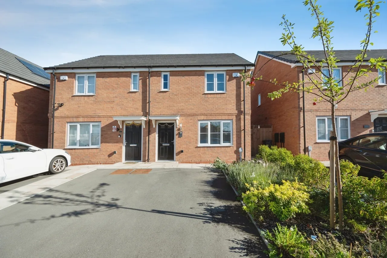 3 bed house for sale, Sundowner Grove, Tipton, DY4