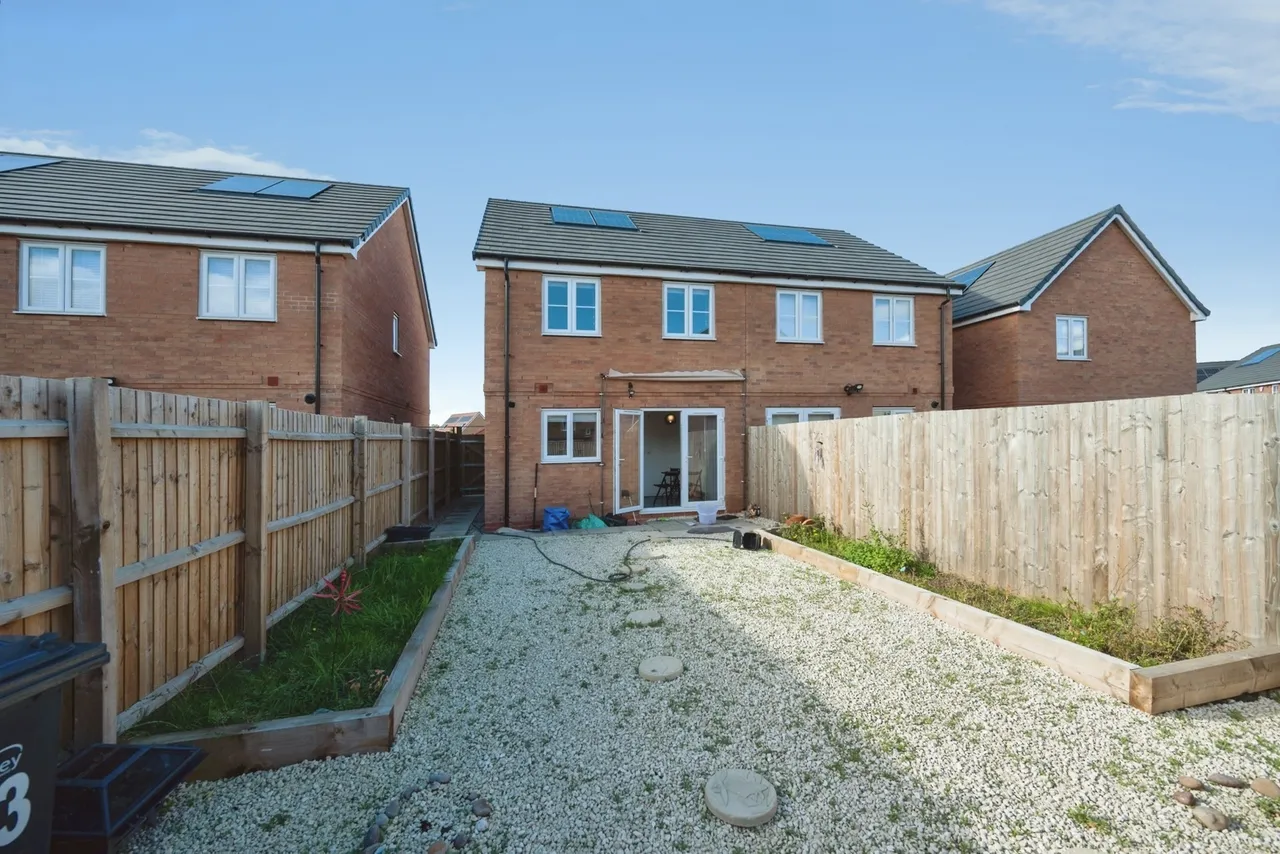 Sundowner Grove, Tipton, DY4, photo 12