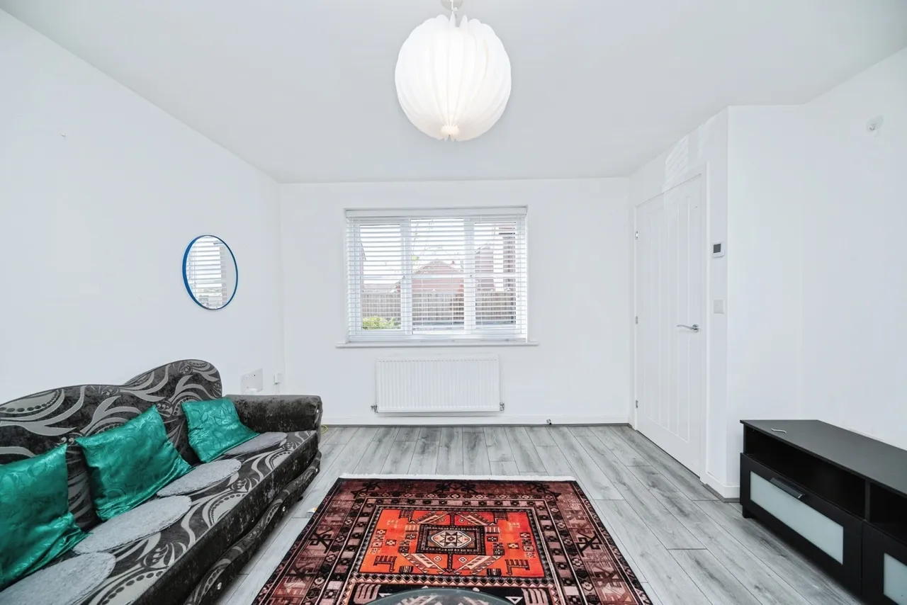 Sundowner Grove, Tipton, DY4, photo 15