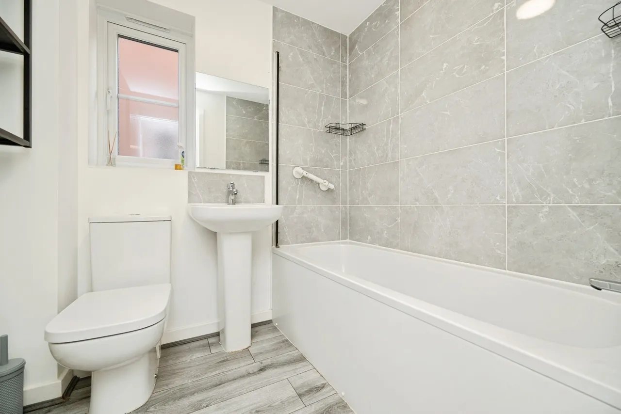 Sundowner Grove, Tipton, DY4, photo 24