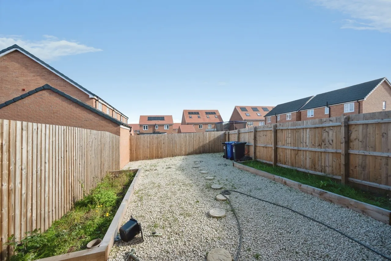 Sundowner Grove, Tipton, DY4, photo 11