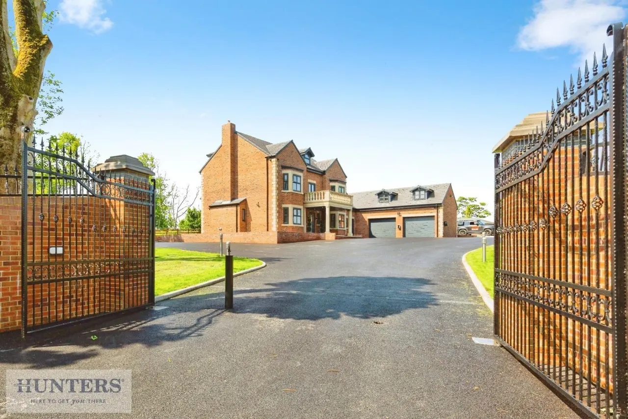 Manor House, The Grange, TS28, photo 3