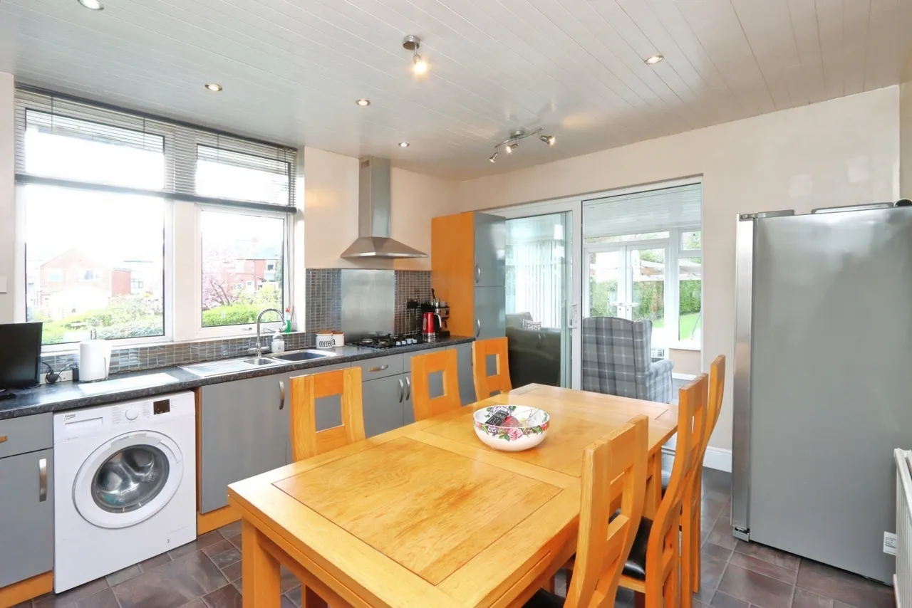 Essendine Crescent, Sheffield, S8, photo 3