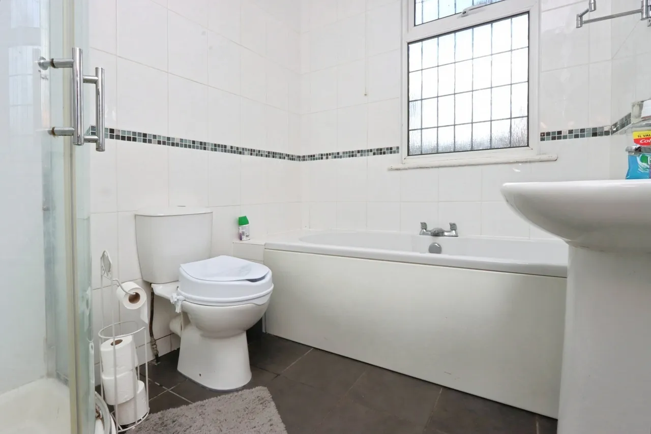 Essendine Crescent, Sheffield, S8, photo 14