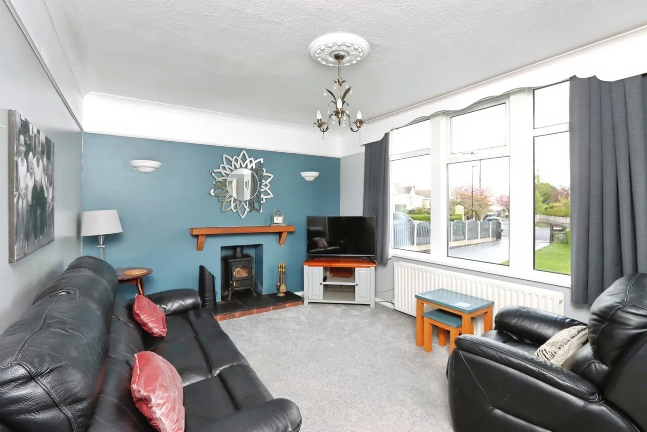 Essendine Crescent, Sheffield, S8, photo 2