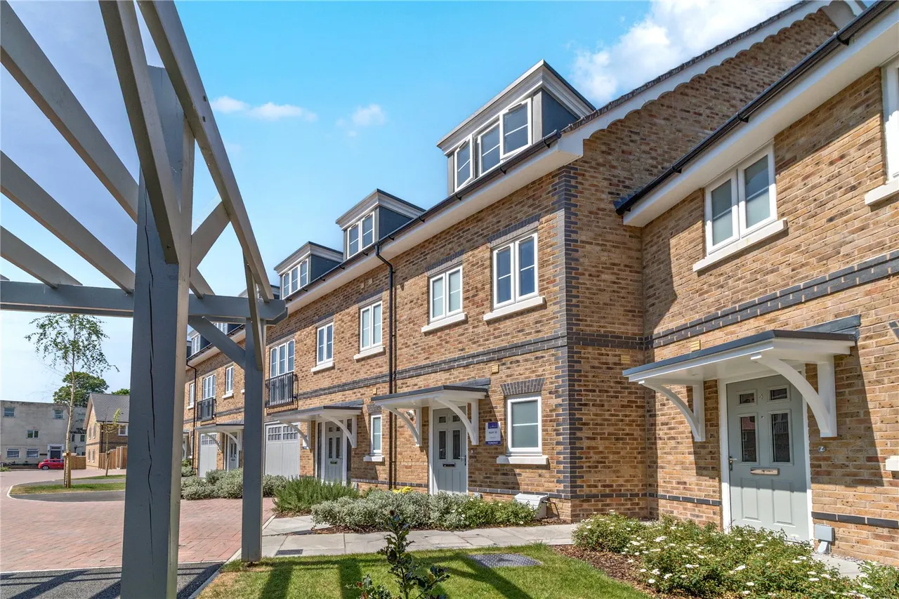 Moor Lane, Staines-Upon-Thames, TW18, photo 9
