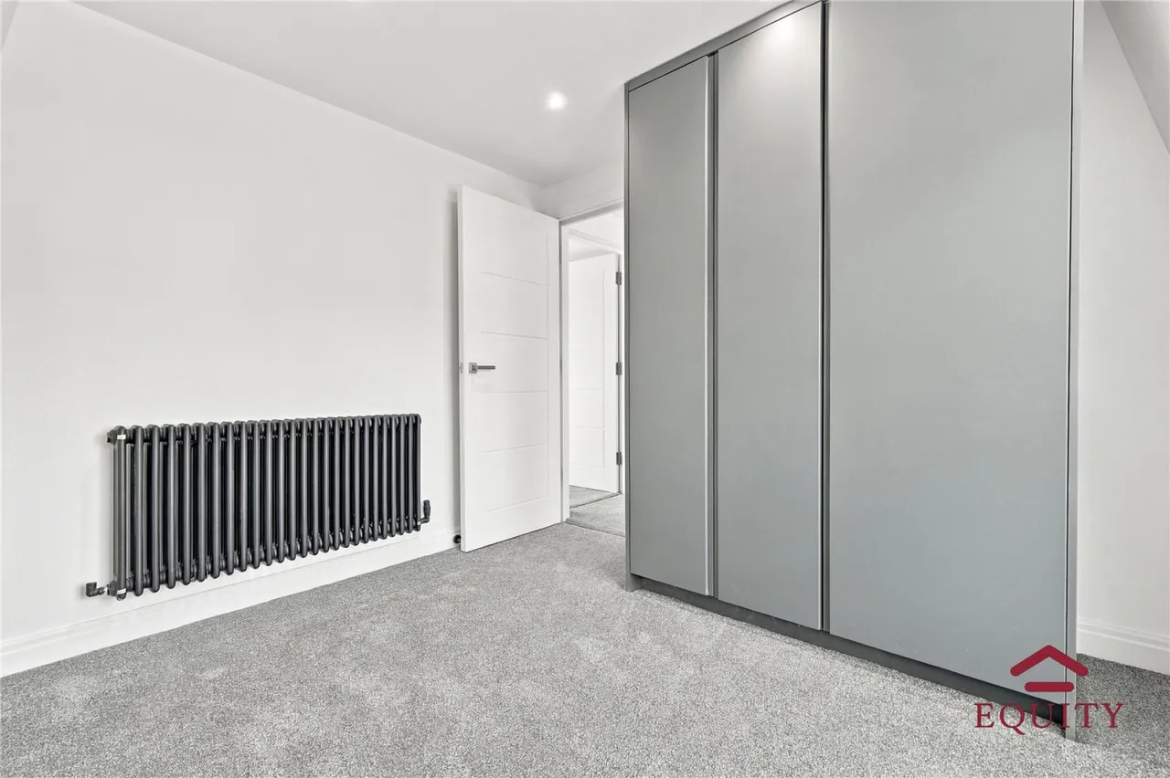Holmesdale, Waltham Cross, EN8, photo 20