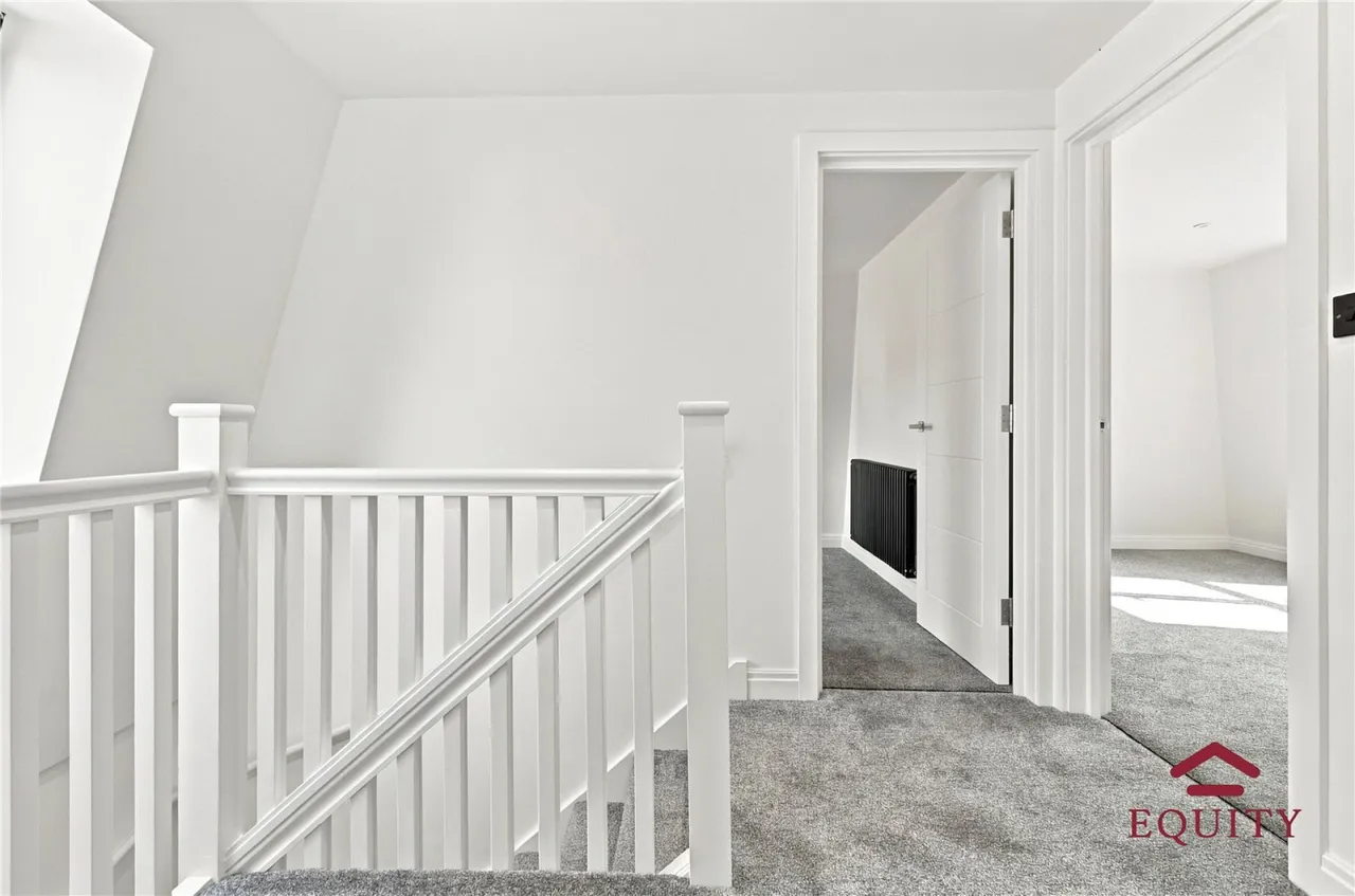 Holmesdale, Waltham Cross, EN8, photo 22