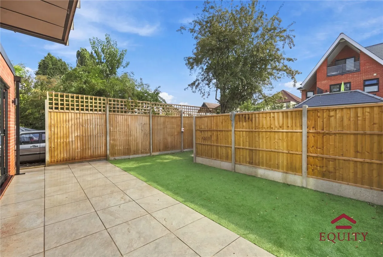 Holmesdale, Waltham Cross, EN8, photo 16