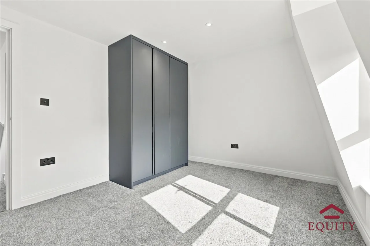 Holmesdale, Waltham Cross, EN8, photo 14