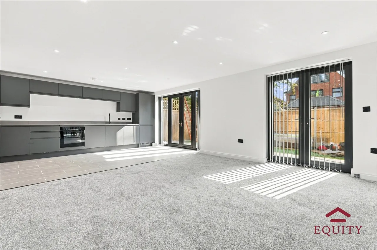 Holmesdale, Waltham Cross, EN8, photo 15