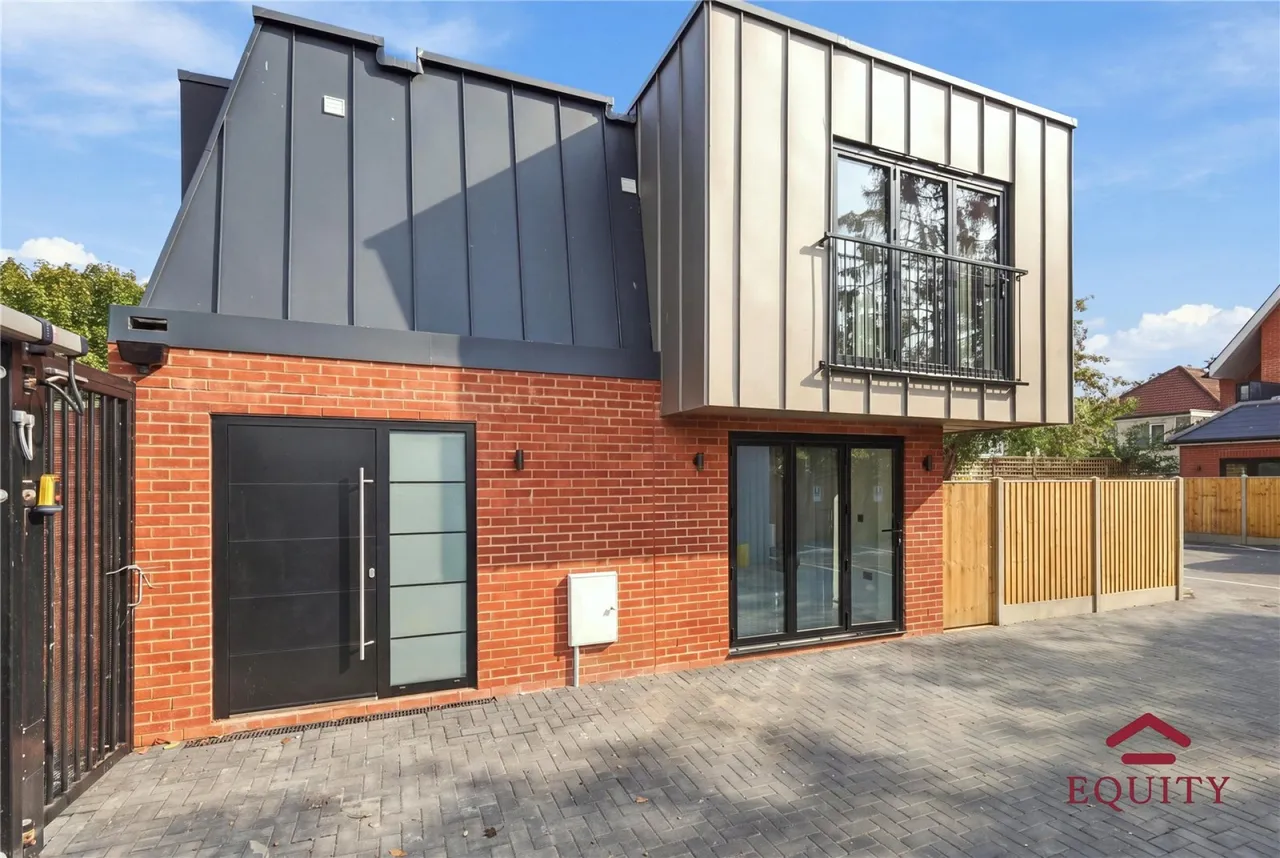 Holmesdale, Waltham Cross, EN8, photo 28