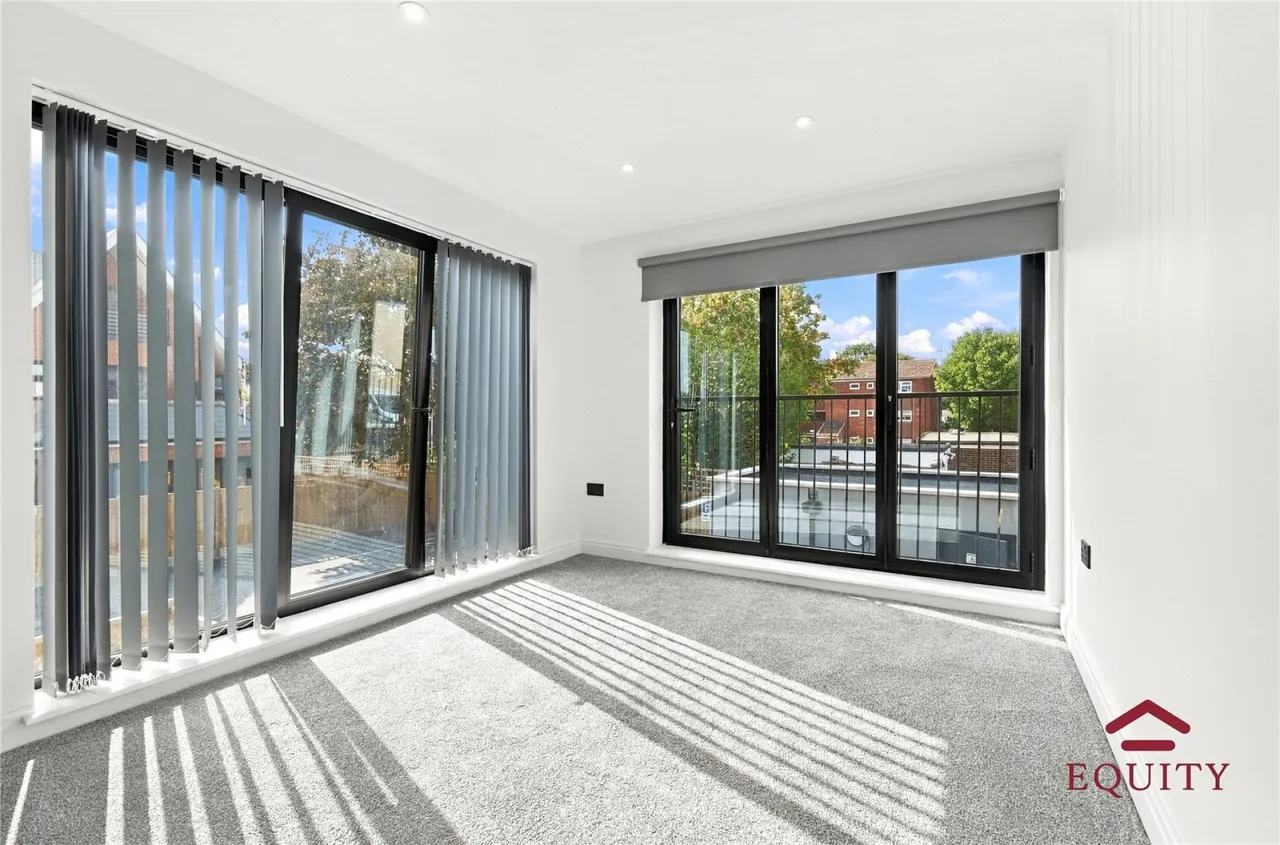 Holmesdale, Waltham Cross, EN8, photo 4