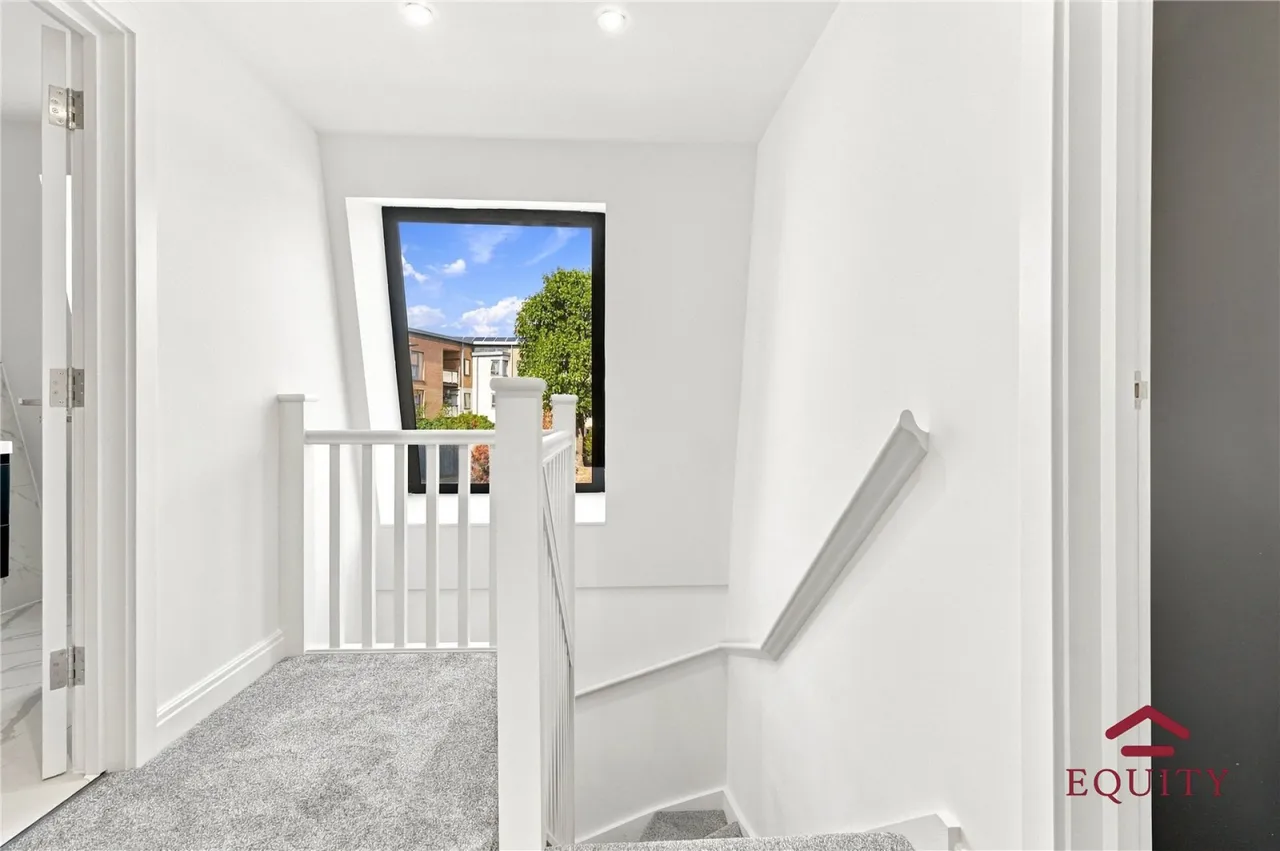 Holmesdale, Waltham Cross, EN8, photo 12