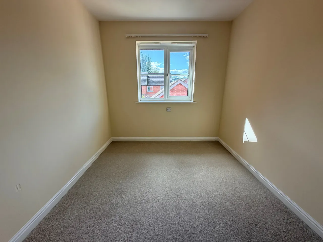 Cornpoppy Avenue, Monmouth, NP25, photo 8
