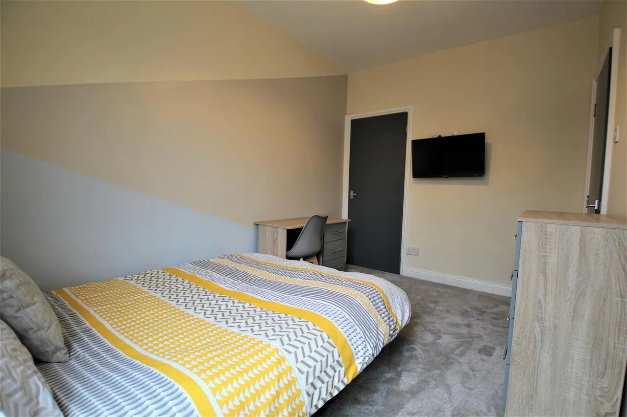 Welton Place, Hyde Park, LS6, photo 4