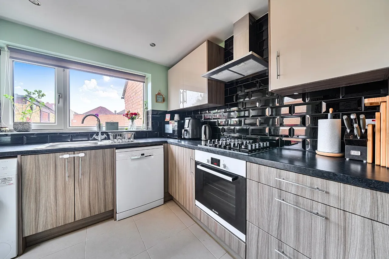 Hurst Road, Near Burnham, SL1, photo 4