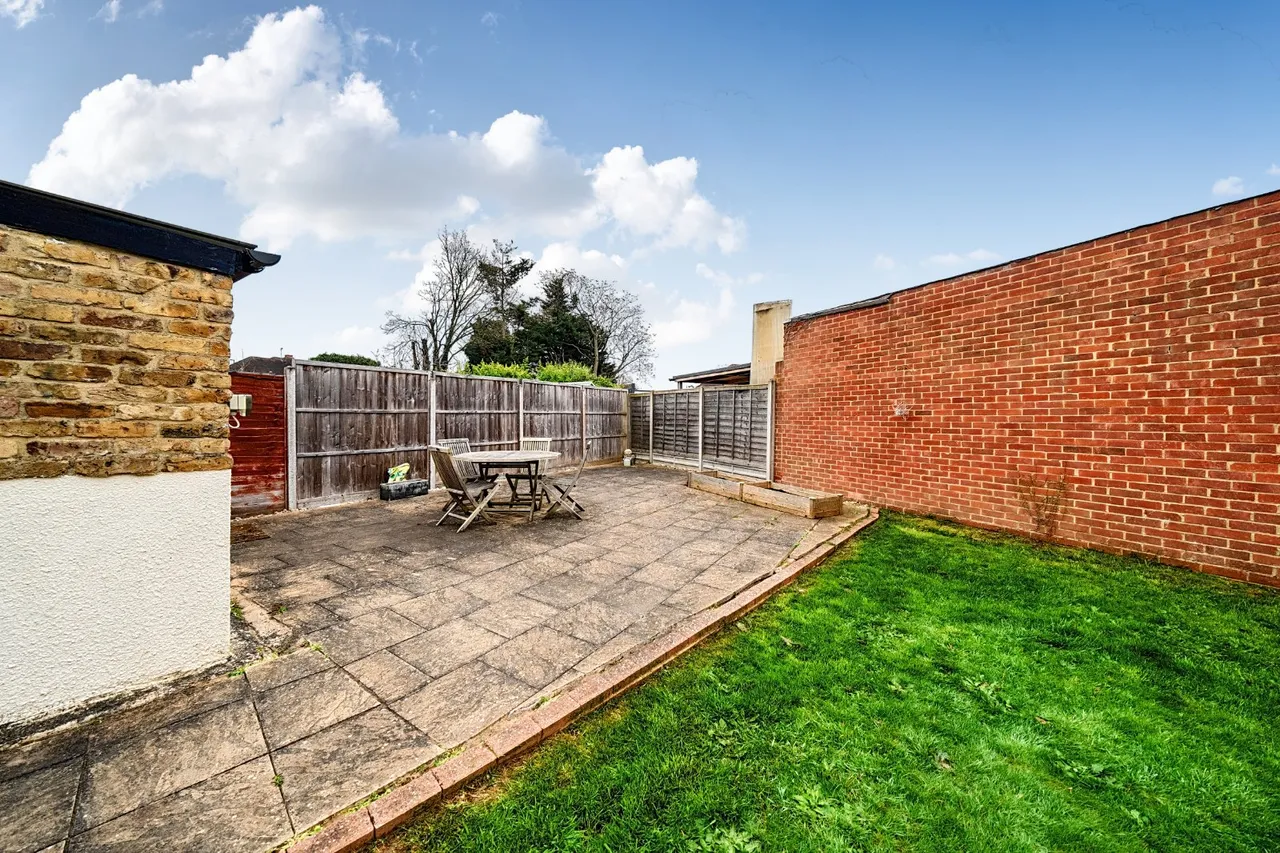 Hurst Road, Near Burnham, SL1, photo 16