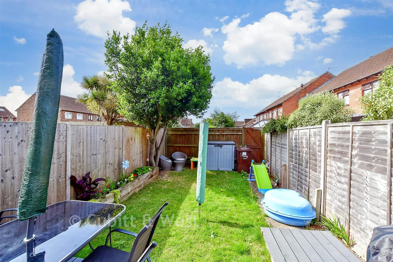 Dinsdale Gardens, Rustington, BN16, photo 5