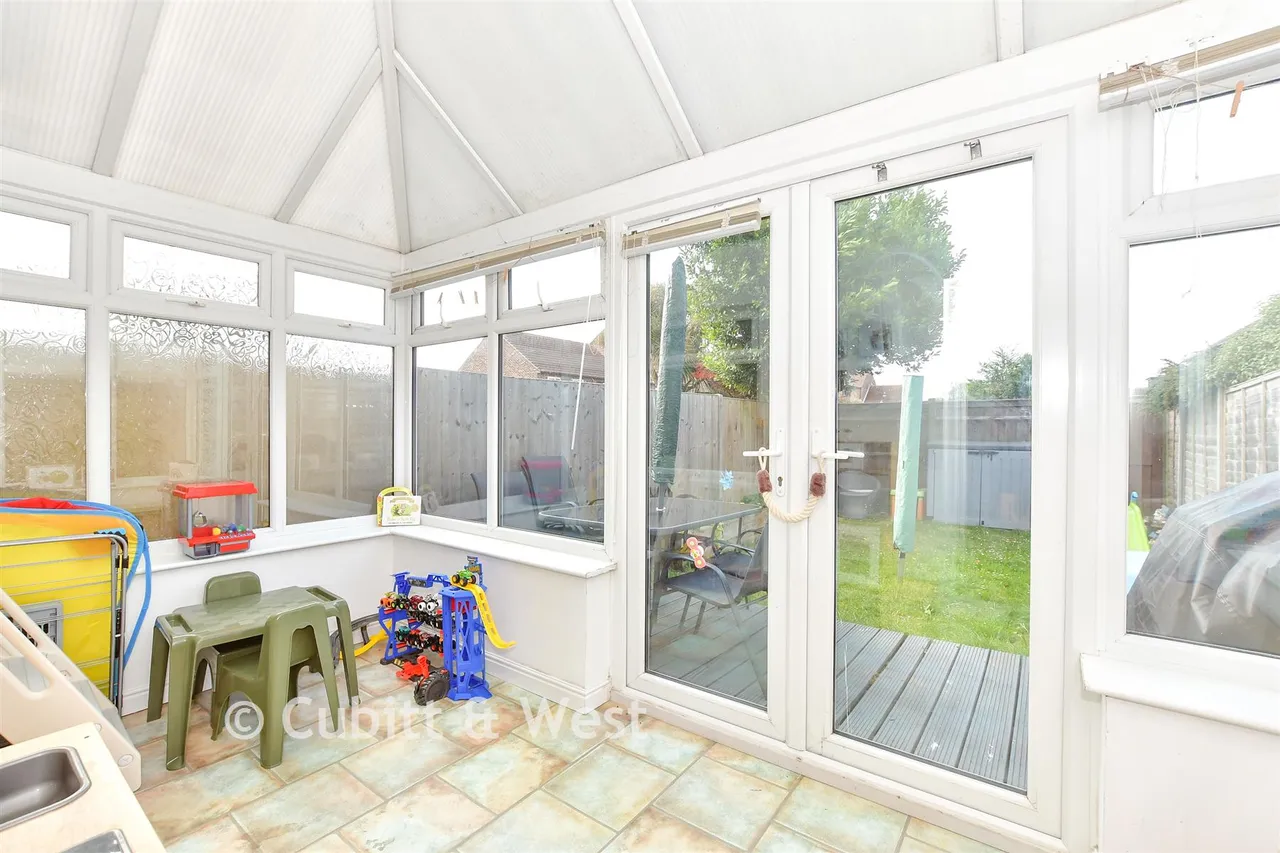 Dinsdale Gardens, Rustington, BN16, photo 11