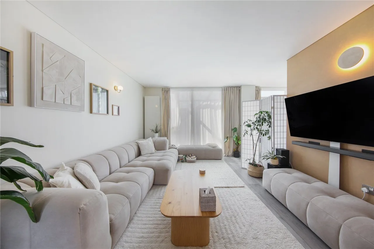 2 bed flat for sale — Child Lane, SE10