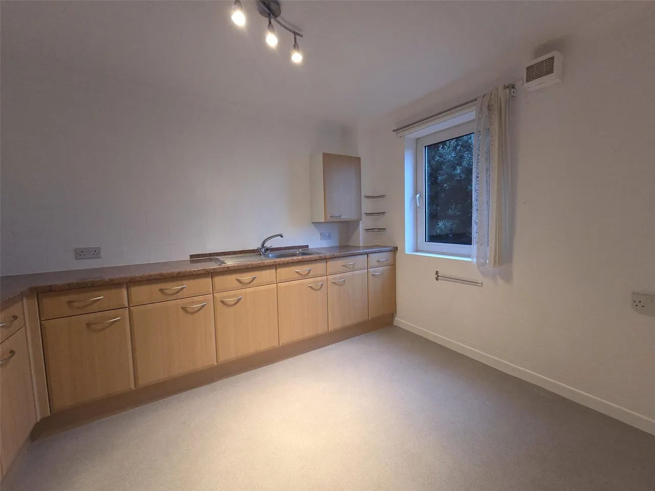 Station Road, New Milton, BH25, photo 5