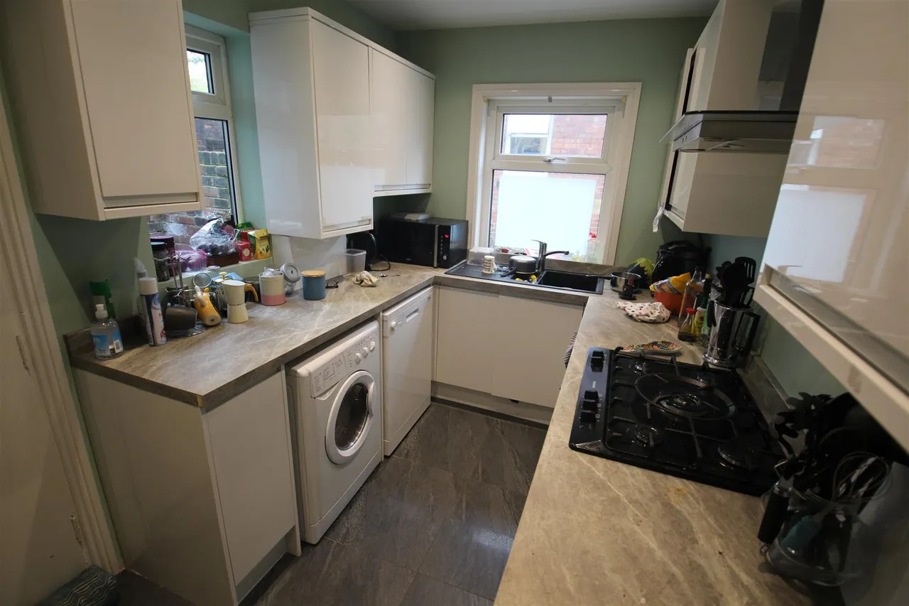 Claremont Avenue, Hyde Park, LS3, photo 3