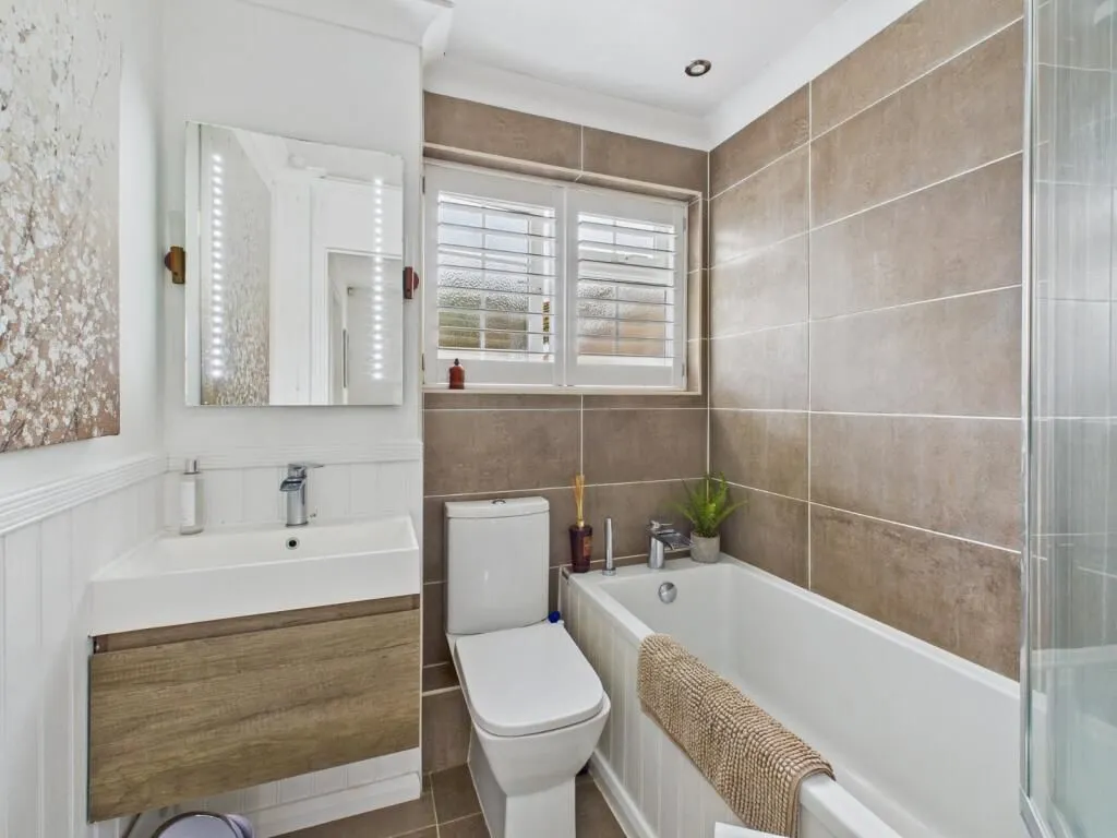 Millside, Bourne End SL8 5UN, photo 16