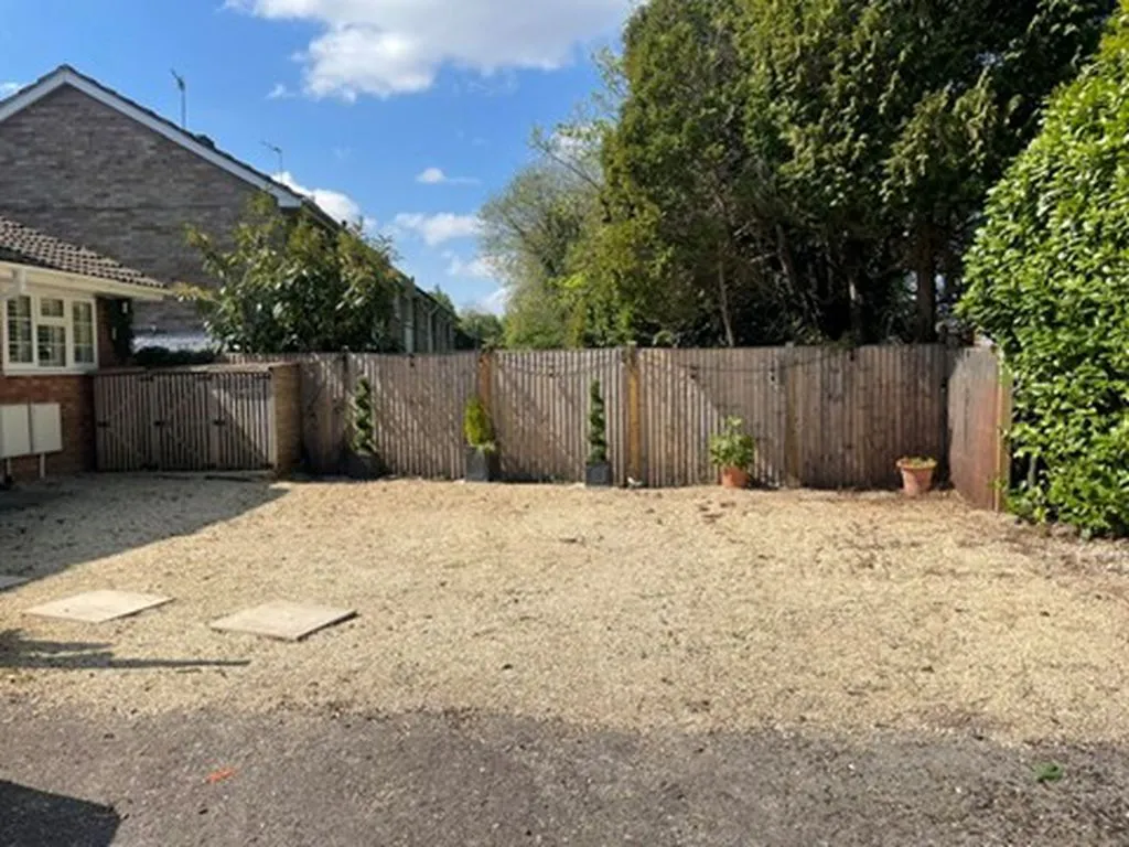 Millside, Bourne End SL8 5UN, photo 4