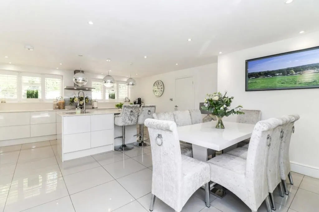 Millside, Bourne End SL8 5UN, photo 10