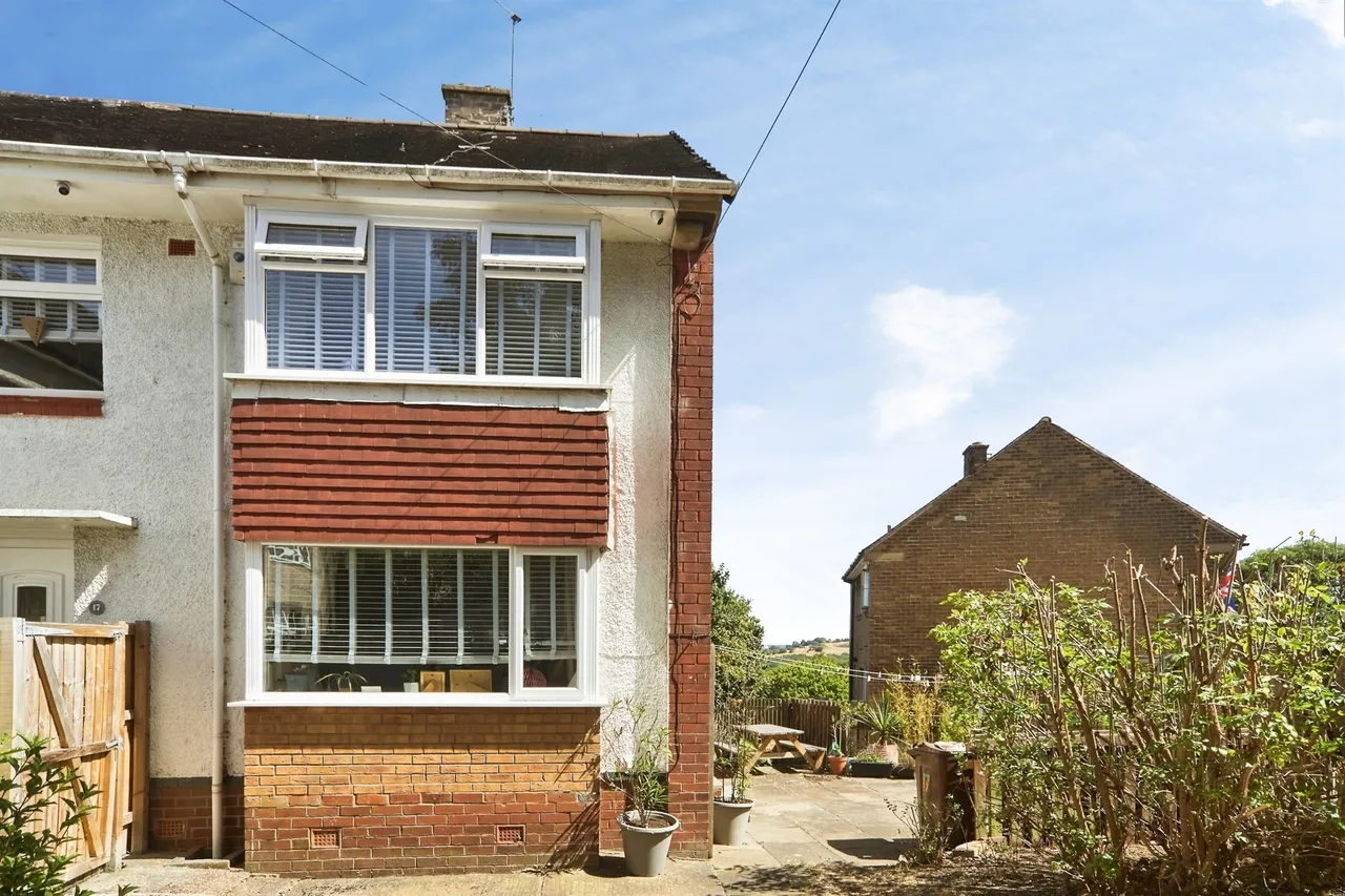 3 bed house for sale — Parkstone Drive, Bradford