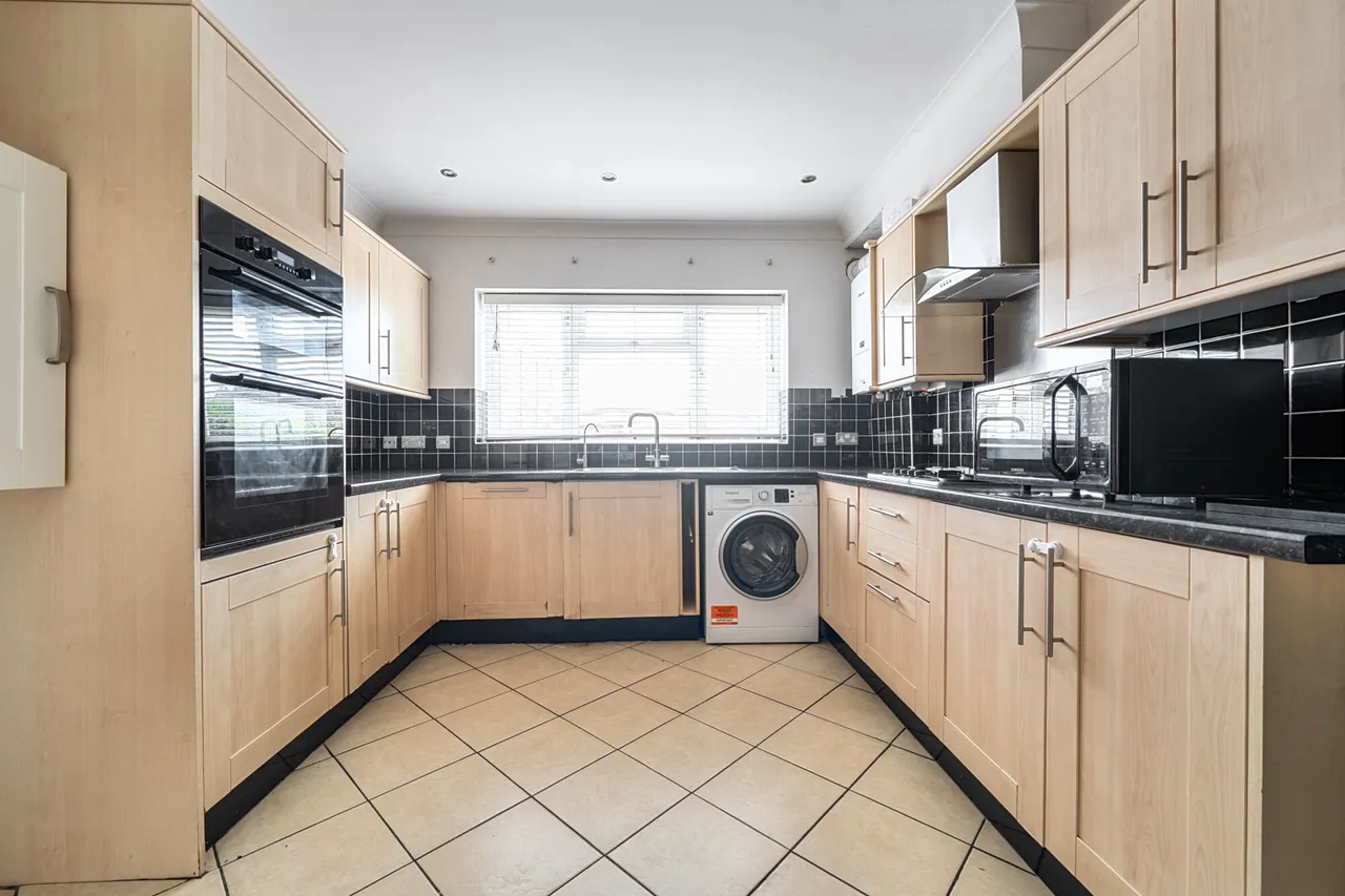 The Queens Drive, Mill End, WD3, photo 2