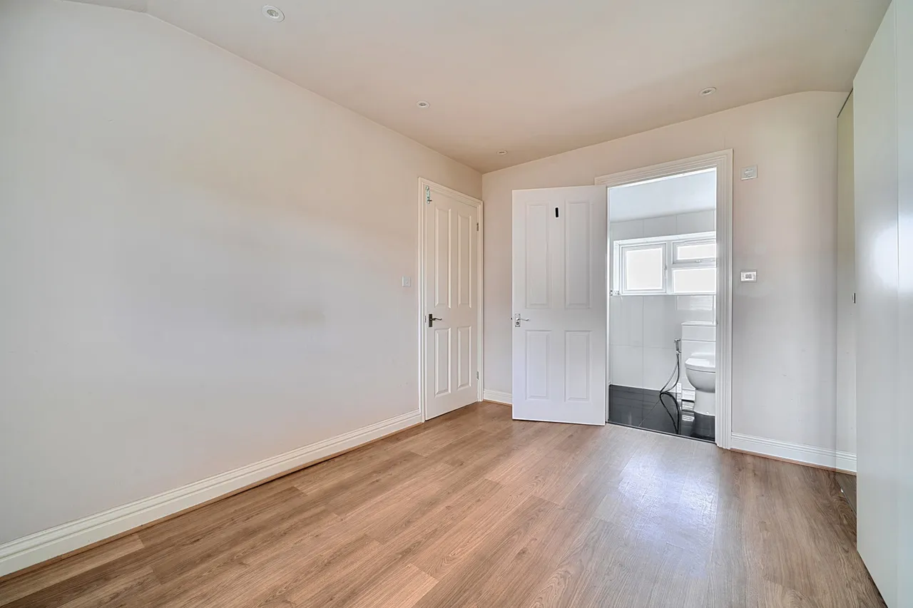 The Queens Drive, Mill End, WD3, photo 11