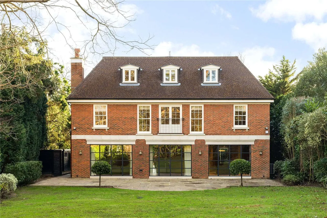 Eaton Park Road, Cobham, Surrey, KT11 2JJ, photo 3