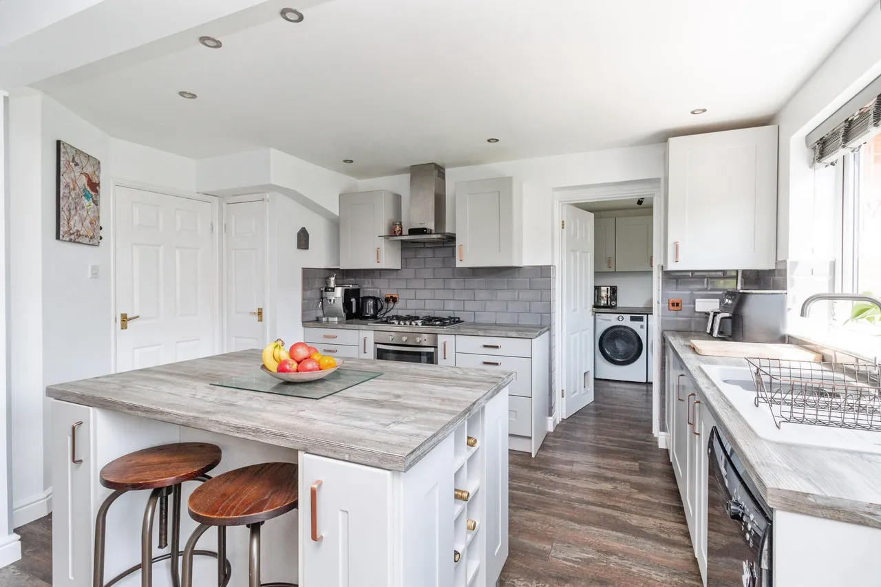 Peregrine Grove, Stoke-On-Trent, ST3, photo 3