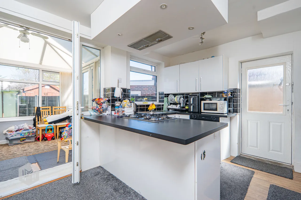 Saxon Close, Bury, BL8 2RY, photo 8