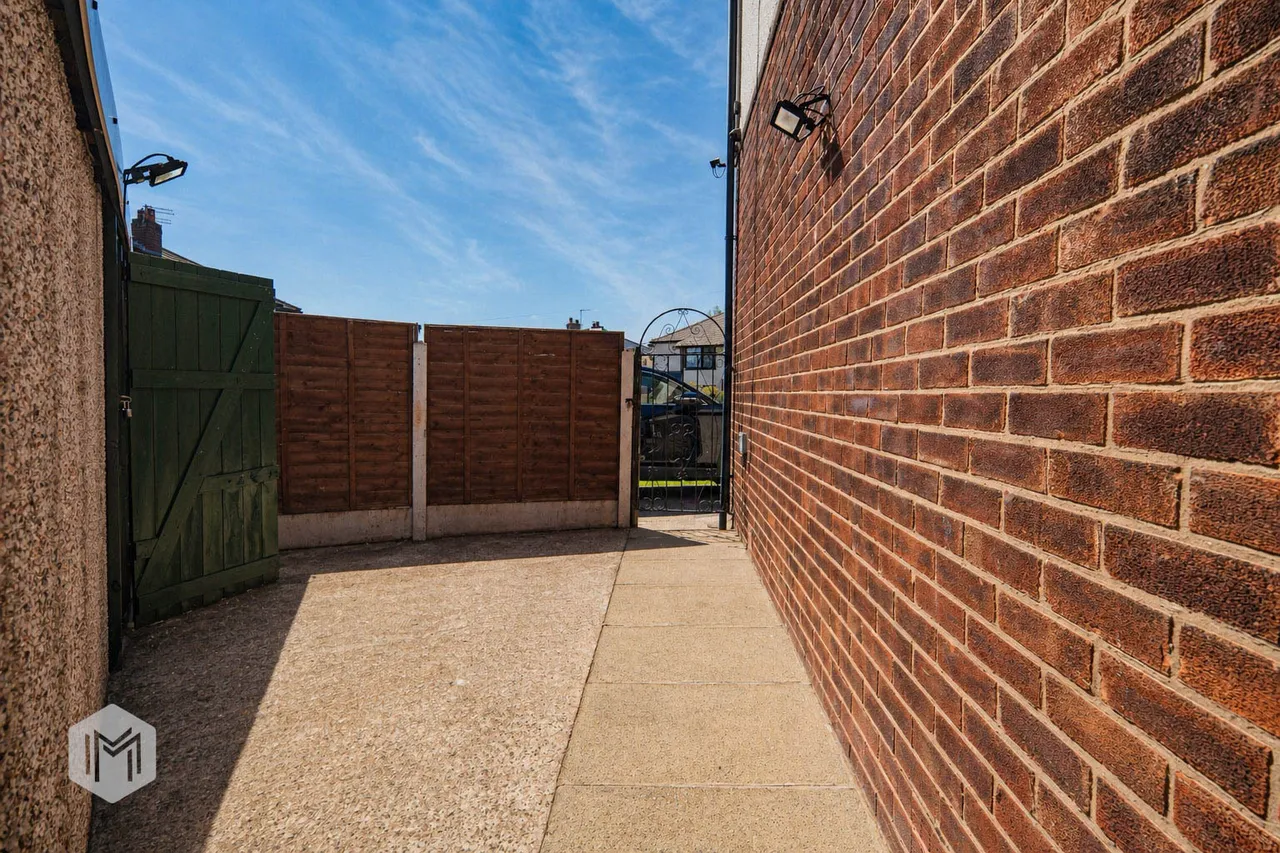 Saxon Close, Bury, BL8 2RY, photo 21