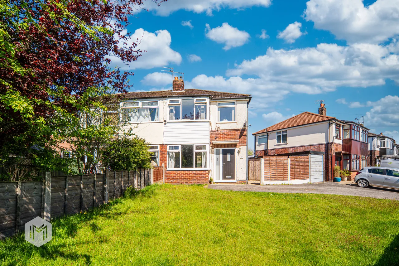 3 bed house for sale — Saxon Close, Bury, BL8 2RY