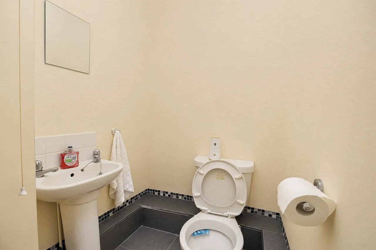 Gloucester Mews, Weymouth, DT4, photo 9
