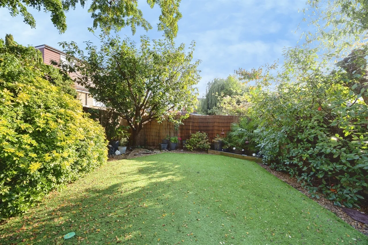 Acorn Close, Kingsnorth, TN23, photo 18