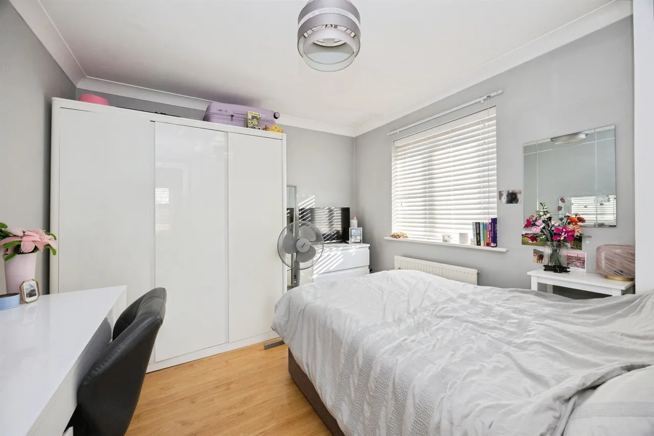 Acorn Close, Kingsnorth, TN23, photo 12