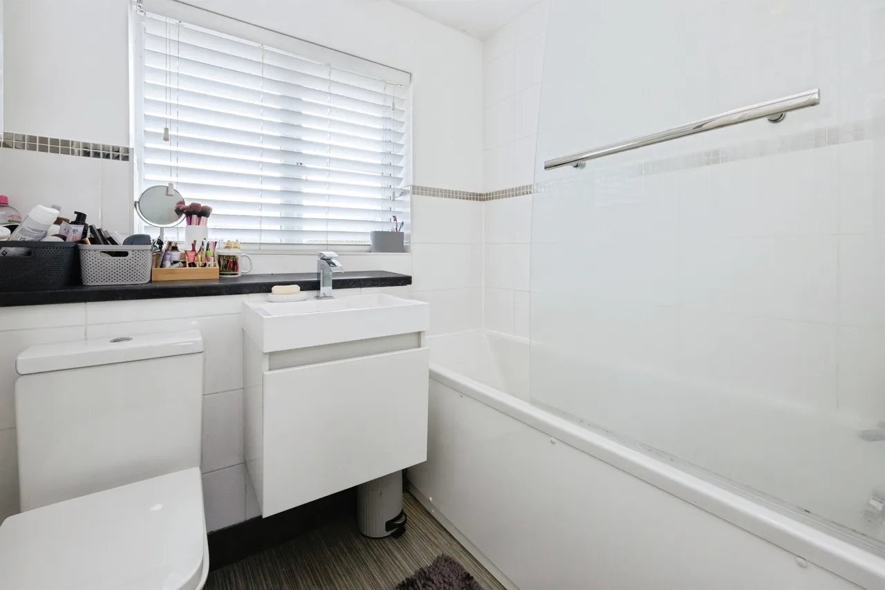 Acorn Close, Kingsnorth, TN23, photo 14