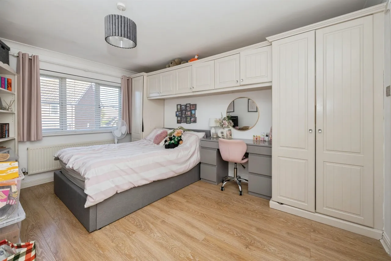 Acorn Close, Kingsnorth, TN23, photo 11