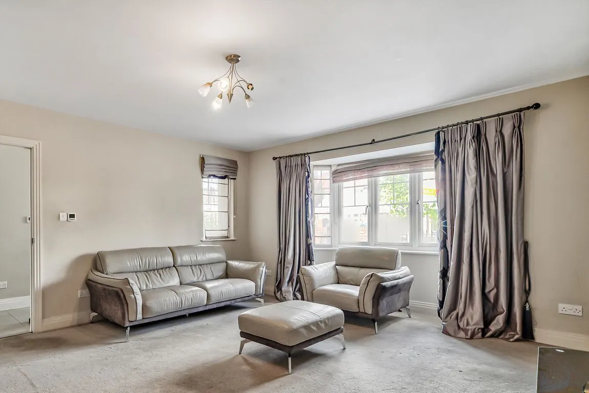 Norwood Road, UB2, photo 2