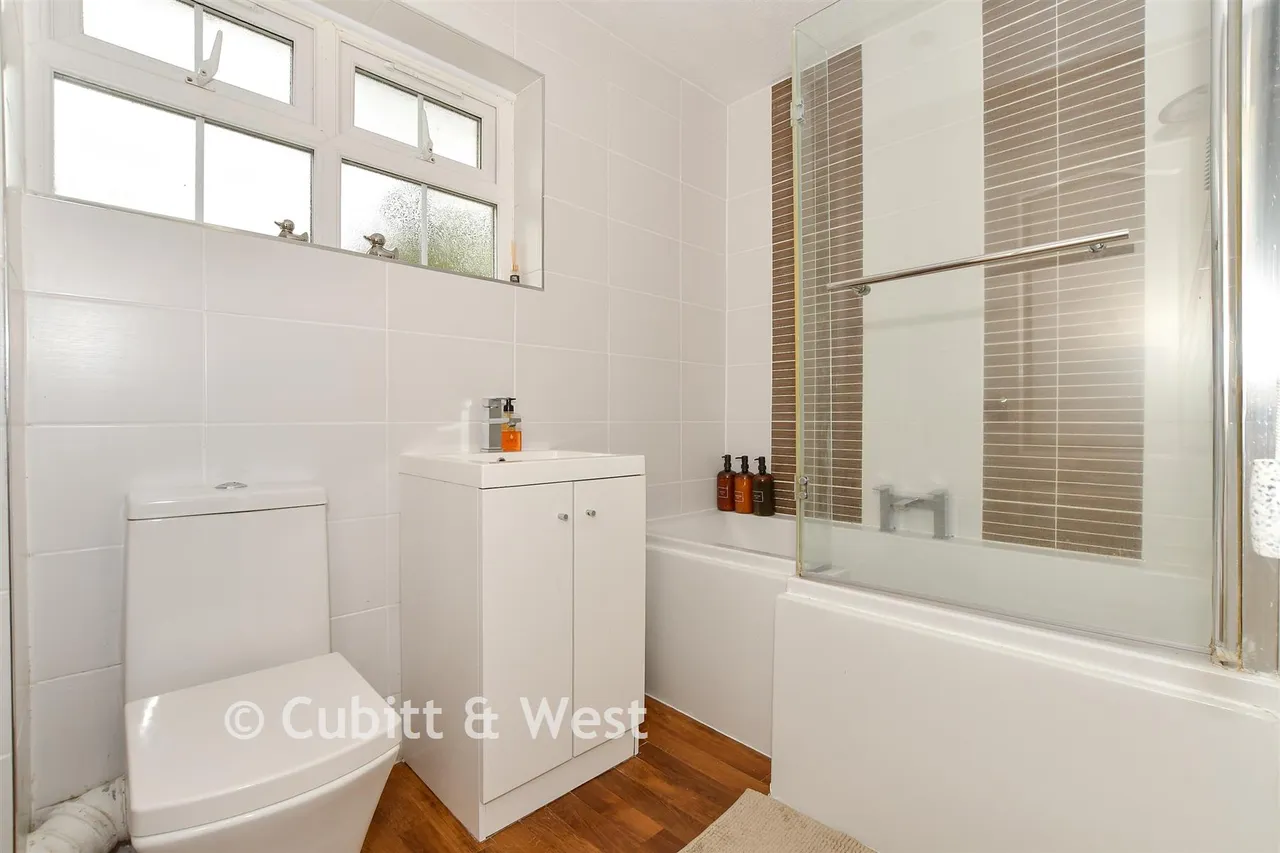 Corsletts Avenue, Broadbridge Heath, RH12, photo 13