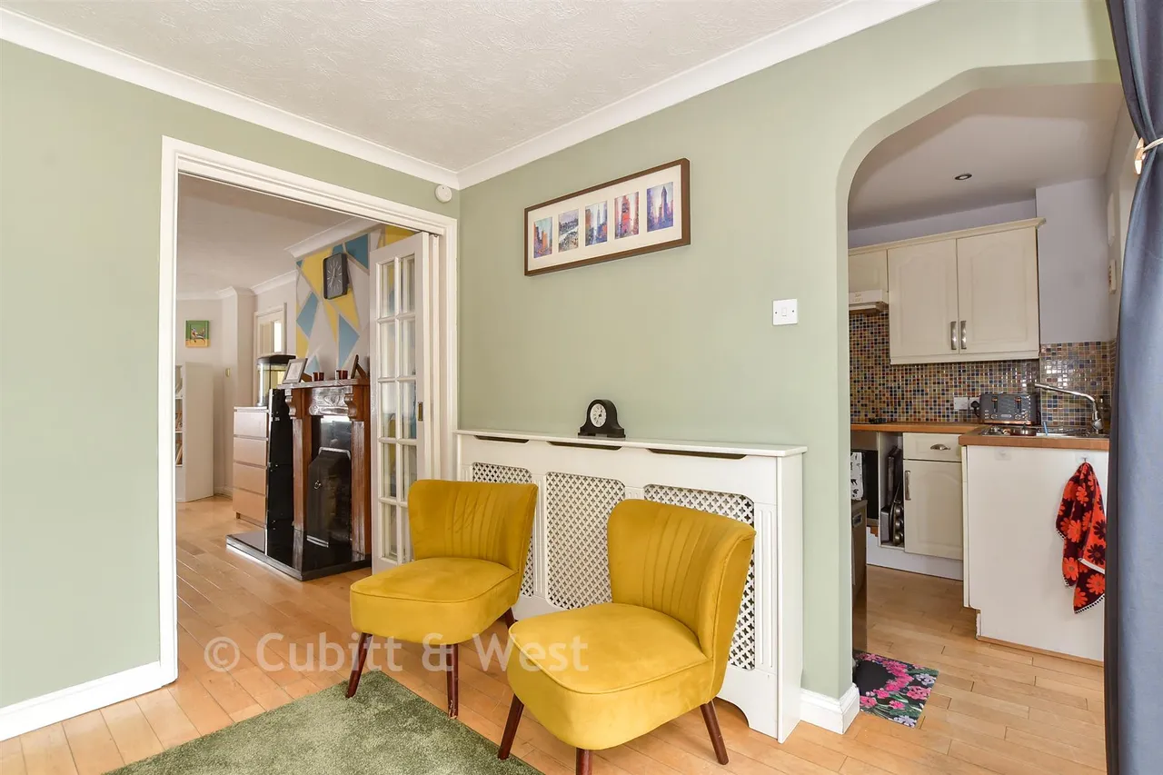 Corsletts Avenue, Broadbridge Heath, RH12, photo 4