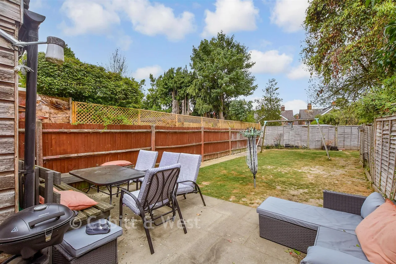 Corsletts Avenue, Broadbridge Heath, RH12, photo 16